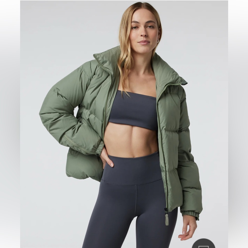 Vuori Hillside Down Jacket - Medium - Laurel green NWT